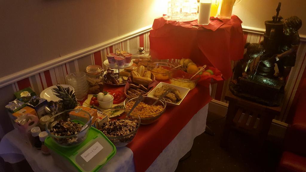 Creedons Traditional Irish Welcome Inn B&B Cork Exterior foto